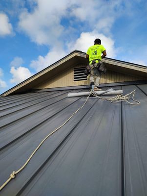 Salgado's General Contractor Logo