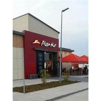 Pizza Hut - Pizza Near Me - Kamen, NW