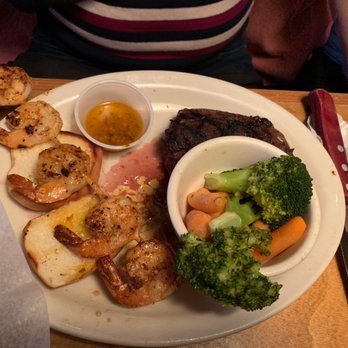 Texas Roadhouse - Sirloin and shrimp combo with veggies - American Near Me - Deer Park, New York Texas Roadhouse - Sirloin and shrimp combo with veggies - American Near Me - Deer Park, New York