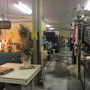 Highlands Antique Mall - Antiques Near Me - Dothan, Alabama