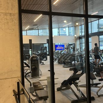 Hyde Square Apartments - Fitness Center - Apartments Near Me - Bellevue, Washington Hyde Square Apartments - Fitness Center - Apartments Near Me - Bellevue, Washington