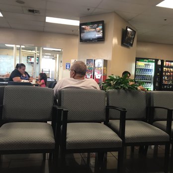 Bill Wright Toyota - Waiting area - Car Dealers Near Me - Bakersfield, California