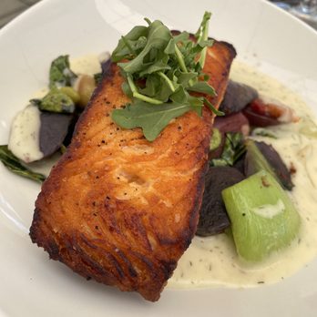 TWO60 Kitchen + Bar - Salmon - New American Near Me - Fairfield, California