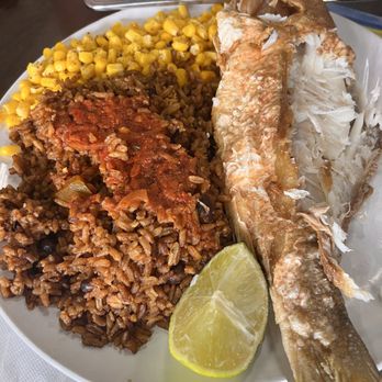 Bahamian Pot Restaurant - Fried snapper - Caribbean Near Me - Miami, Florida