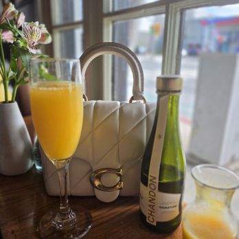 Hugo’s Restaurant - Mango Mimosa - Breakfast & Brunch Near Me - West Hollywood, California