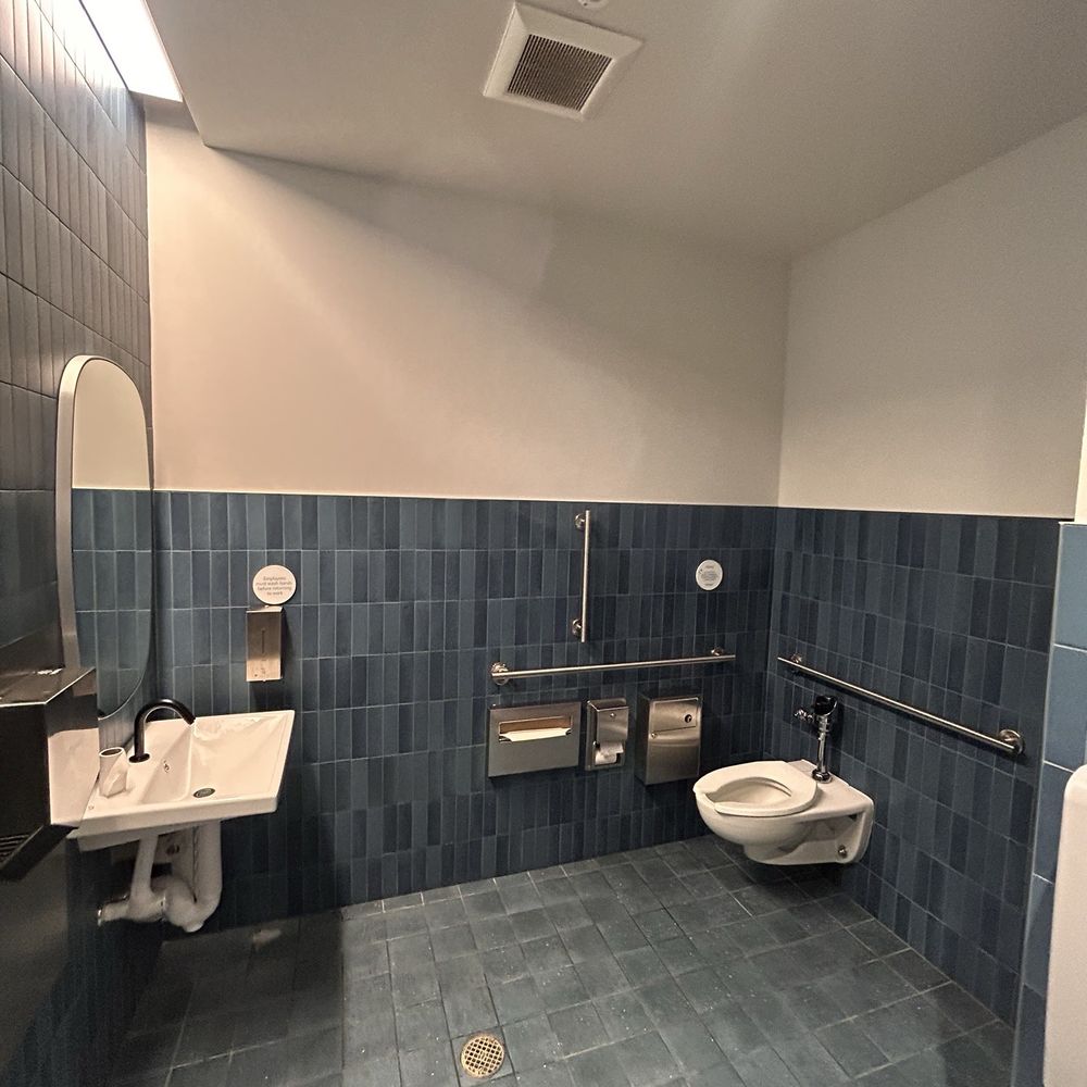 Capital One Café - Bathroom - Banks & Credit Unions Near Me - Bronx, New York