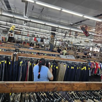 L Train Vintage - Thrift Stores Near Me - New York, New York L Train Vintage - Thrift Stores Near Me - New York, New York