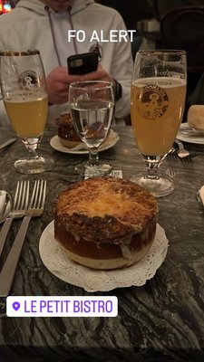 Le Petit Bistro by null