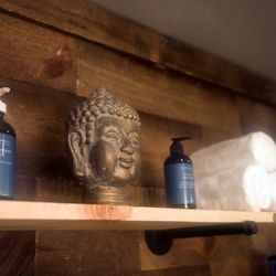 Crow River Studio - Complimentary hot towels.