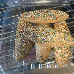 Adela's Bakery - Salpor. Sprinkle