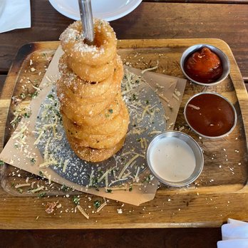 Finneys Crafthouse - Porter Ranch - Onion Ring Tower - New American Near Me - Porter Ranch, California