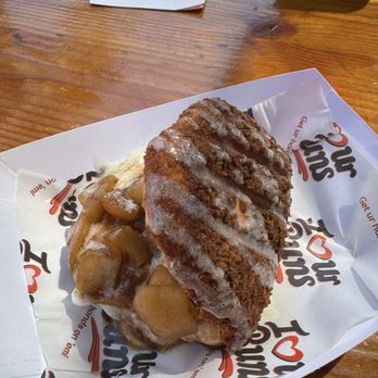 I Luv Ur Buns - Cinnfully Sweet - Asian Fusion Near Me - Long Beach, California