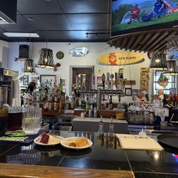 The Full Moon Oyster Bar - Bar area
