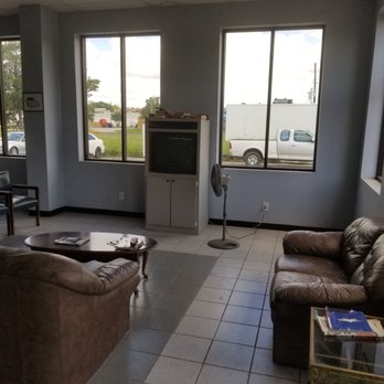 Meineke Car Care Center - Inside seating area with TV - Auto Repair Near Me - Spring, Texas Meineke Car Care Center - Inside seating area with TV - Auto Repair Near Me - Spring, Texas