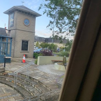 Treacys West County Hotel - Beautiful front area with fountain. - Hotels Near Me - Ennis, CE