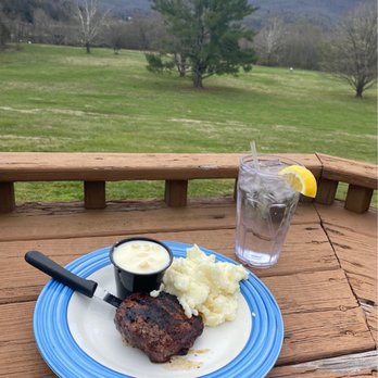 Rickard Ridge BBQ - Sirloin steak, white cheddar mac n cheese, mashed potatoes - Barbeque Near Me - Caryville, Tennessee