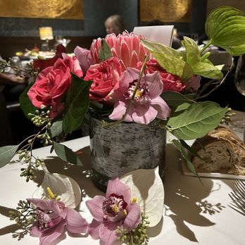 Lotus Garden Center - Flower arrangement table side - Nurseries & Gardening Near Me - Palm Desert, California Lotus Garden Center - Flower arrangement table side - Nurseries & Gardening Near Me - Palm Desert, California