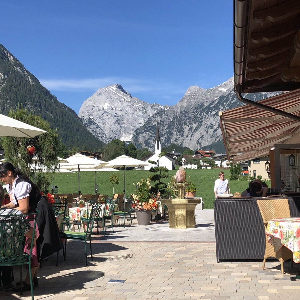 Superior Hotel Karwendel - Outdoor dining at the hotel - Hotels Near Me - Pertisau, 7