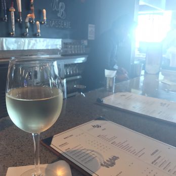 Uptown Brasserie - Pinot Grigio - Brasseries Near Me - Jamaica, New York