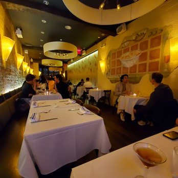 Serafina - Interior upstairs - Italian Near Me - New York, New York Serafina - Interior upstairs - Italian Near Me - New York, New York