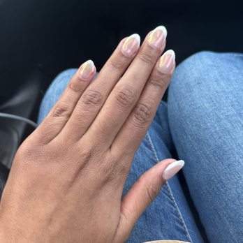 Level Nails Bar - Gel French tip nails with chrome - Nail Salons Near Me - Chicago, Illinois Level Nails Bar - Gel French tip nails with chrome - Nail Salons Near Me - Chicago, Illinois