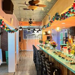 Willoughby By the Bay - Bar area
