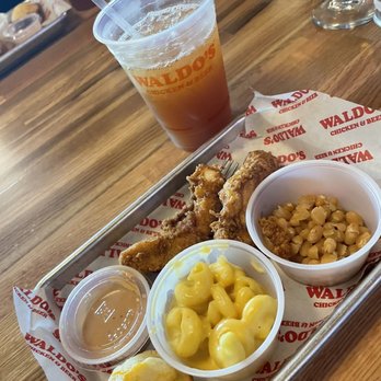 Dabble Studio - Chicken at Waldo's - Paint & Sip Near Me - Nashville, Tennessee Dabble Studio - Chicken at Waldo's - Paint & Sip Near Me - Nashville, Tennessee