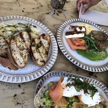 Passion - Vara de Rey - Pesto eggs, boujie breakfast and egg dish with fried cheese and gluten-free bread - Restaurants Near Me - Eivissa