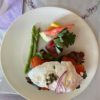 Paul's Place - Smoked Salmon Egg Benedict - Breakfast & Brunch Near Me - Hilo, Hawaii Paul's Place - Smoked Salmon Egg Benedict - Breakfast & Brunch Near Me - Hilo, Hawaii