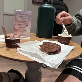 Bacio di Latte - Oatmeal Cookie - Ice Cream & Frozen Yogurt Near Me - Etiwanda, California