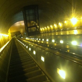 Rosslyn Metro Station - Sunday mornings are peaceful. - Metro Stations Near Me - Arlington, Virginia Rosslyn Metro Station - Sunday mornings are peaceful. - Metro Stations Near Me - Arlington, Virginia