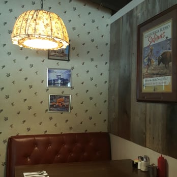 Country Kitchen - Booth seating - Salad Near Me - Prunedale, California