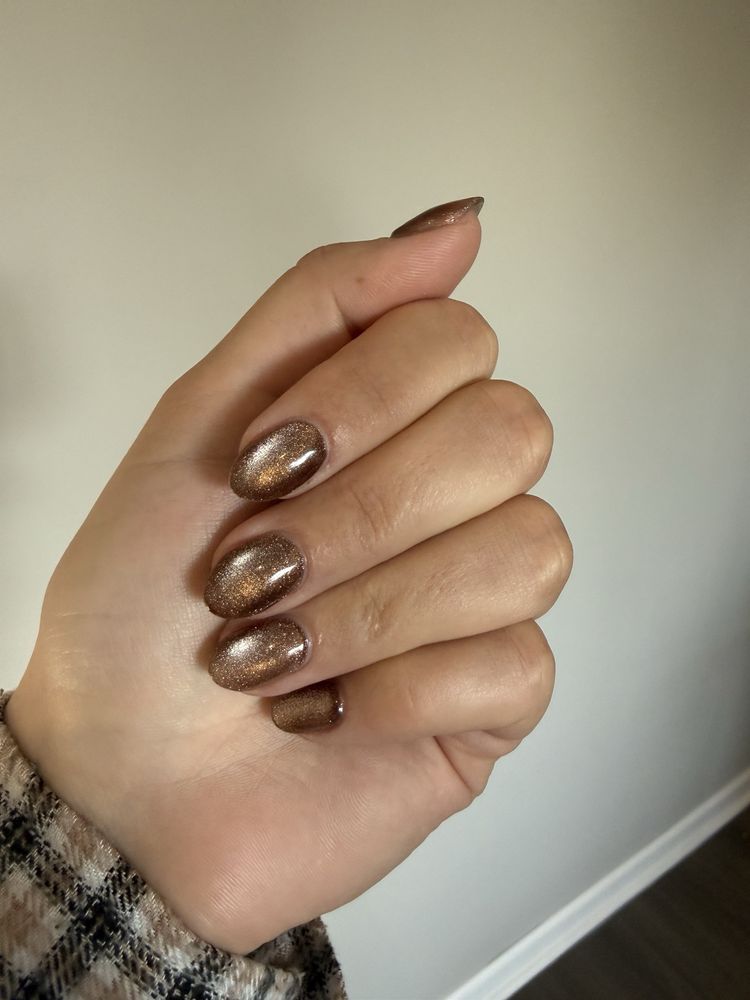 VT Nails & Lashes Logo