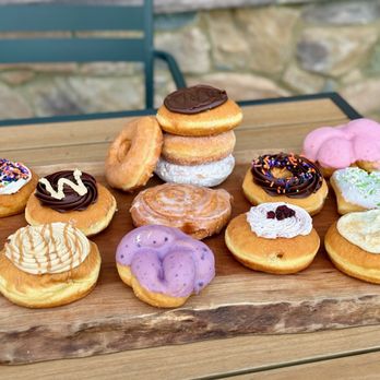 W Donuts - Donuts Near Me - Akron, Pennsylvania W Donuts - Donuts Near Me - Akron, Pennsylvania