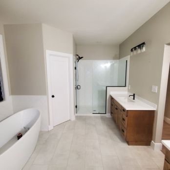 Port Island Painting - Another shot of this luxury bathroom. (without the mirrors) - Painters Near Me - Comox, British Columbia Port Island Painting - Another shot of this luxury bathroom. (without the mirrors) - Painters Near Me - Comox, British Columbia