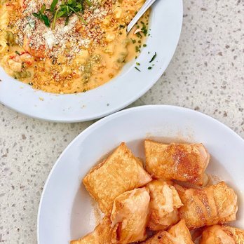 Lighthouse - Cinnamon Sugar Beignets and Lobster Mac & Cheese - Breakfast & Brunch Near Me - Newport Beach, California