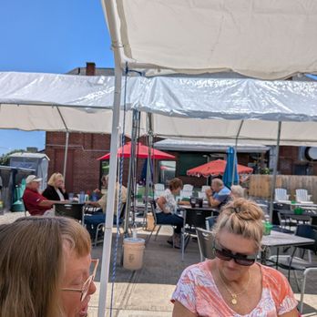 McCoy's Place - Outdoor patio - Pubs Near Me - Cincinnati, Ohio