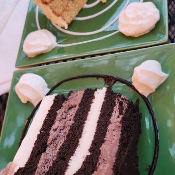 Brick and Barrel Cross Keys - Cake - Burgers Near Me - Pittsburgh, Pennsylvania