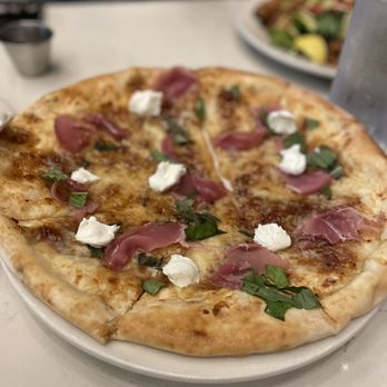 bellagreen - Fig pizza. Get this! - American Near Me - Houston, Texas bellagreen - Fig pizza. Get this! - American Near Me - Houston, Texas