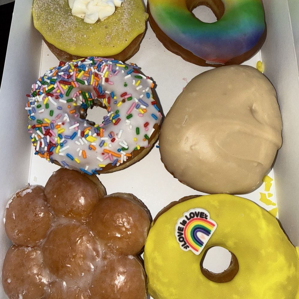 Bakery Express - Variety of 1/2 Dozen Variety Fresh Donuts. They even make specialty donuts, doing holidays or other events. - Bakeries Near Me - Halethorpe, Maryland