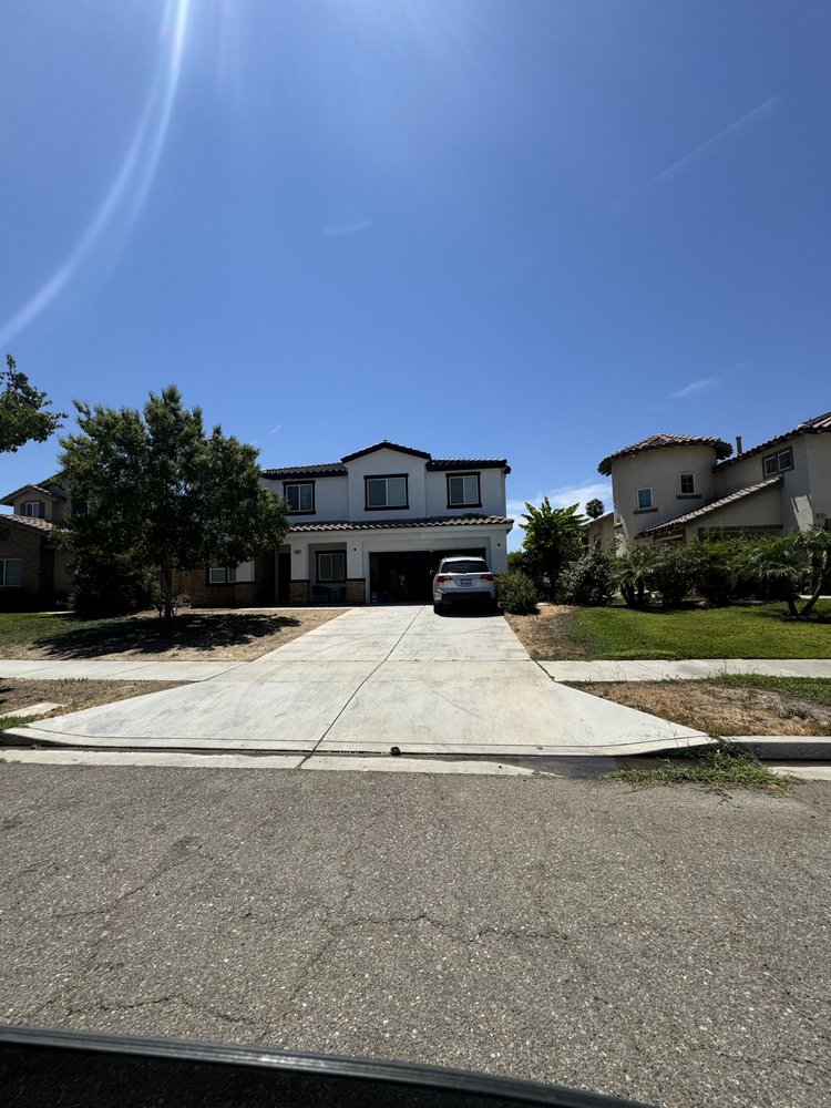 Slide of Montano Construction