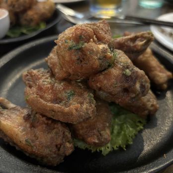 Chào Mámi - Garlic butter chicken wings - Vietnamese Near Me - Burnaby, British Columbia