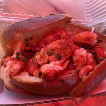 Pike Place Chowder - Connecticut-Style Lobster Roll - Served Warm - Seafood Near Me - Seattle, Washington Pike Place Chowder - Connecticut-Style Lobster Roll - Served Warm - Seafood Near Me - Seattle, Washington