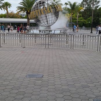 Universal Studios Hollywood - Universal Studio globe - Amusement Parks Near Me - Universal City, California
