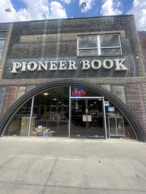 Pioneer Book by null