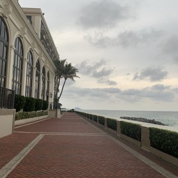 The Breakers - Walking path - Hotels Near Me - Palm Beach, Florida