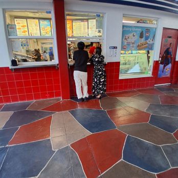 Dairy Queen Ltd Brazier - Walk-up window - Fast Food Near Me - Pompano Beach, Florida