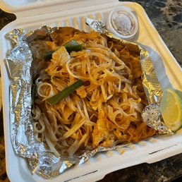 Chicken Pad Thai Chicken Pad Thai