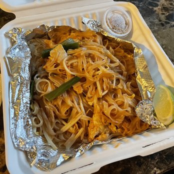 WAT ZAB Thai Food - Chicken Pad Thai - Food Trucks Near Me - Austin, Texas WAT ZAB Thai Food - Chicken Pad Thai - Food Trucks Near Me - Austin, Texas