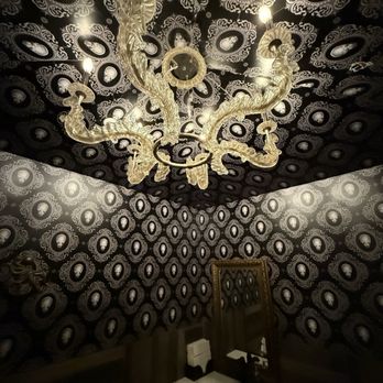 Captain's Quarters - Bathroom - Cocktail Bars Near Me - San Diego, California